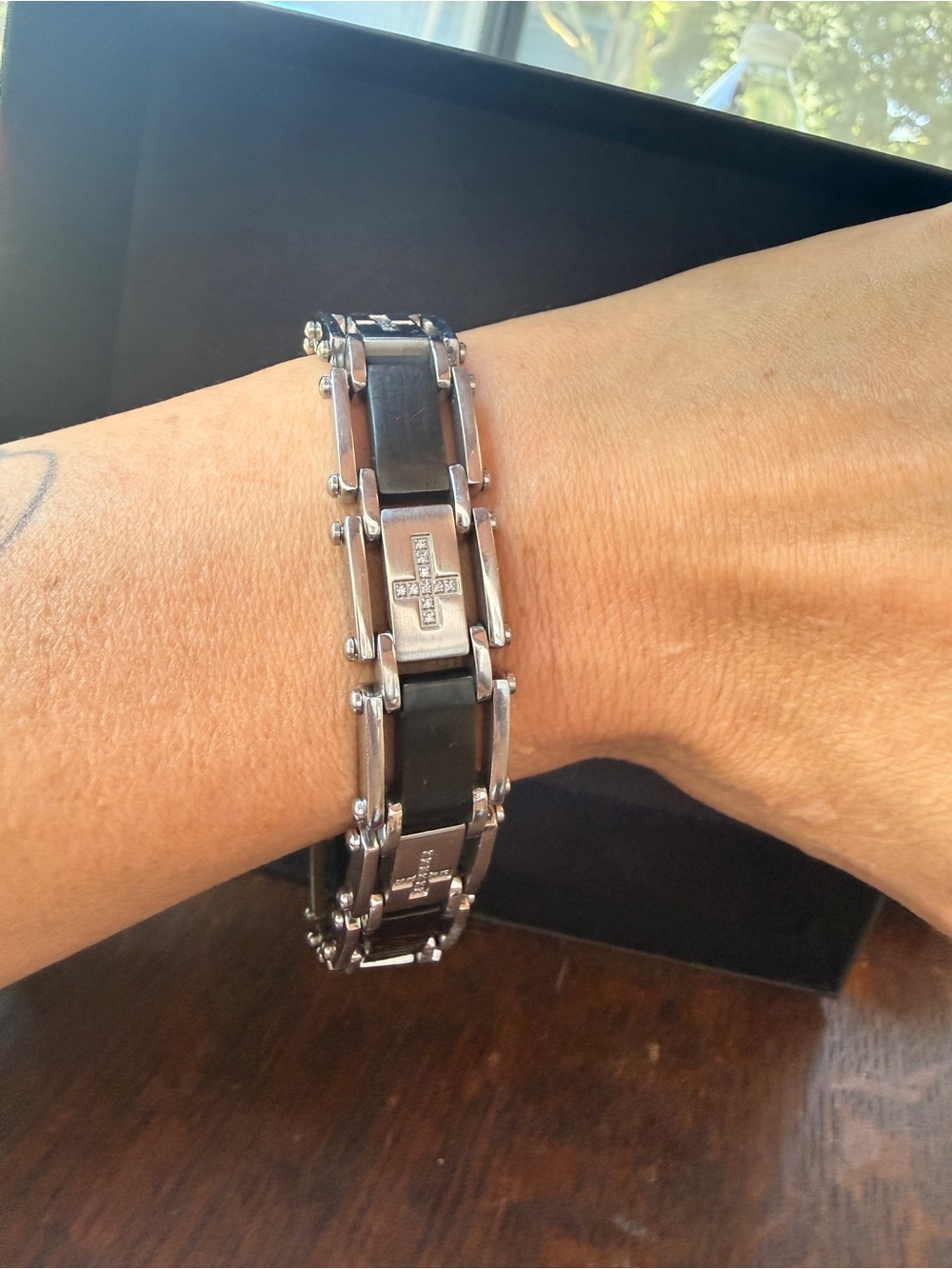 VTG Cross Link Bracelet in Black and Silver Stainless Steel Diamond - Picture 4 of 17
